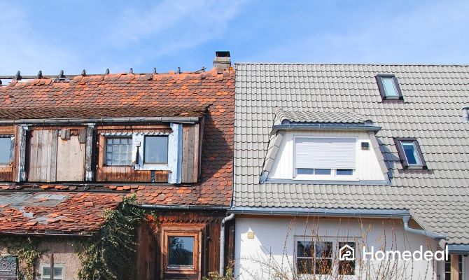 Confronto tra tetto vecchio e tetto ristrutturato: immagine chiara del prima e dopo un intervento di rifacimento. Perfetta per illustrare quanto costa rifare un tetto - Homedeal