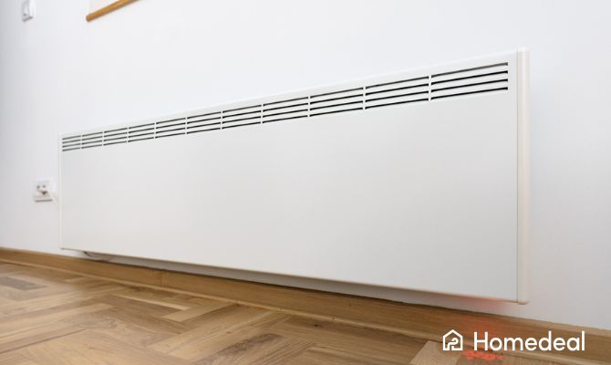 Radiatore elettrico a parete a basso consumo in una casa moderna con pavimento in legno - Homedeal
